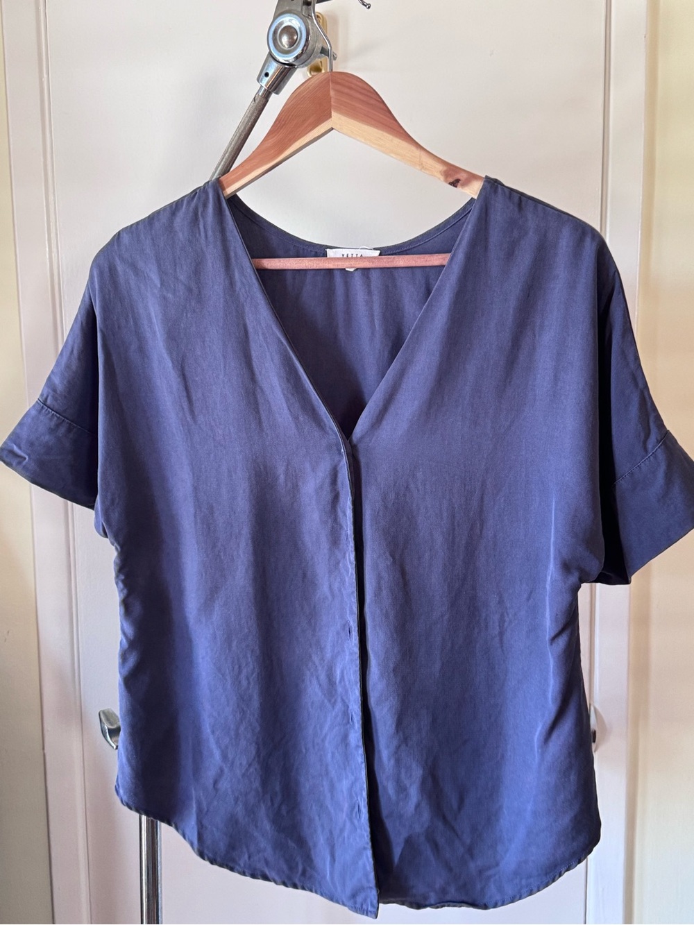 Vetta Girlfriend Button Down Blue XS